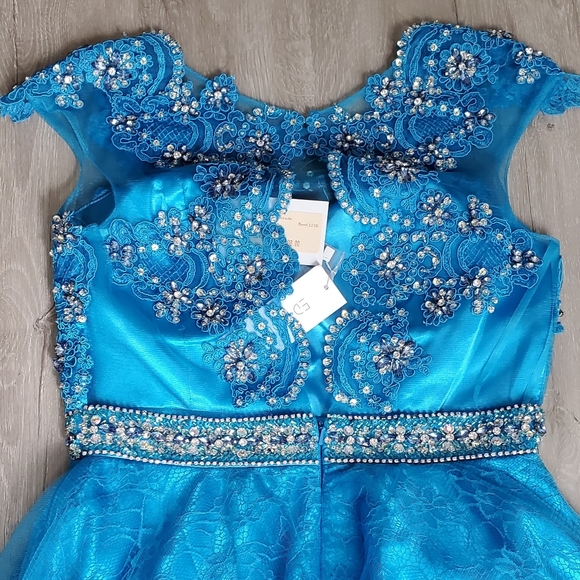 Dress - Picture 4 of 8